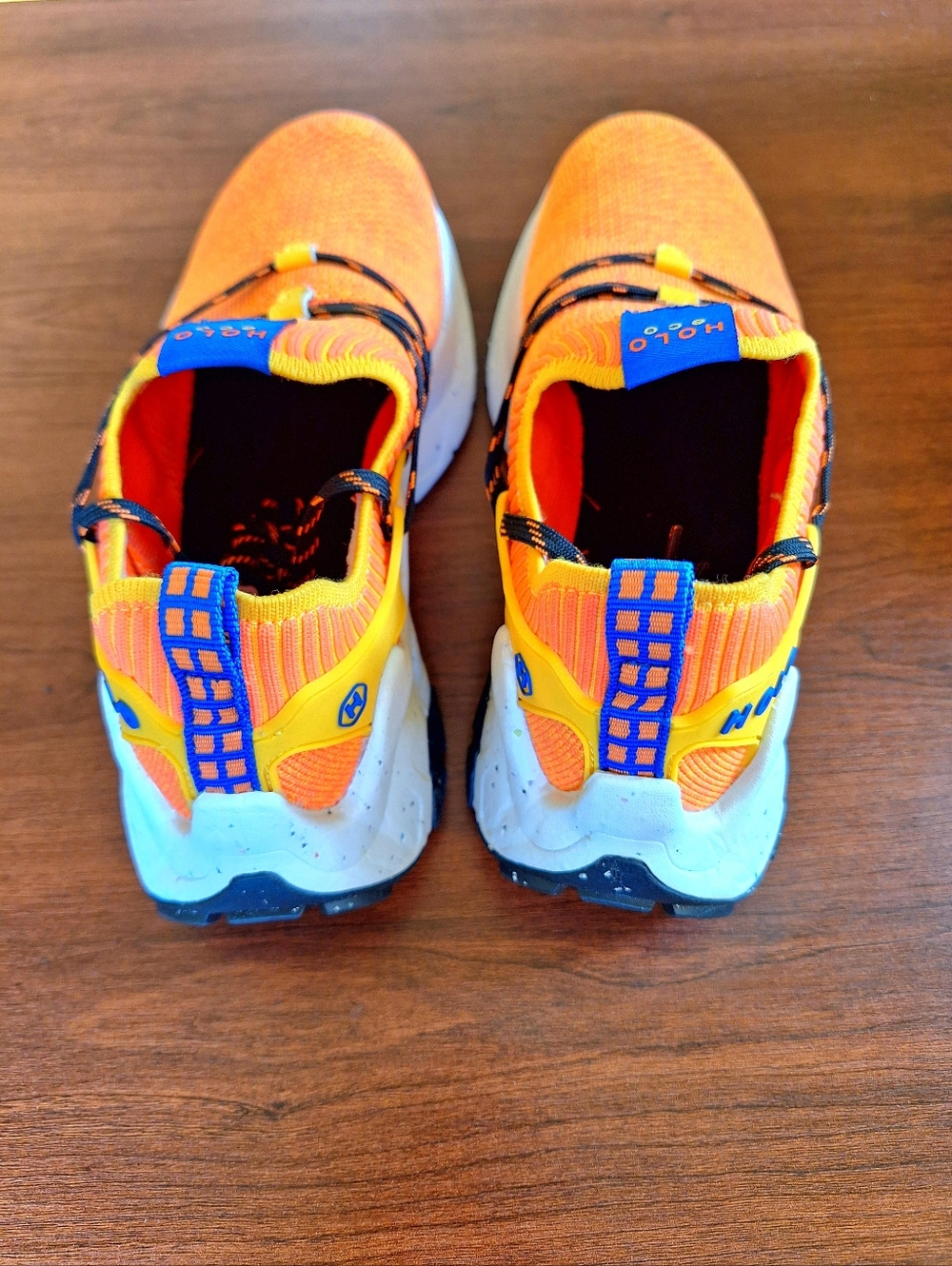 NWOT HOLO Womens Footwear Maverick 2.0 - Scarlett Ibis Size 10 Running Shoe - Picture 3 of 4